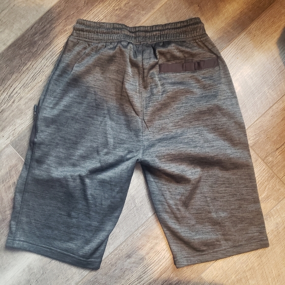 Bundle of boys unipro size small shorts - Picture 5 of 10